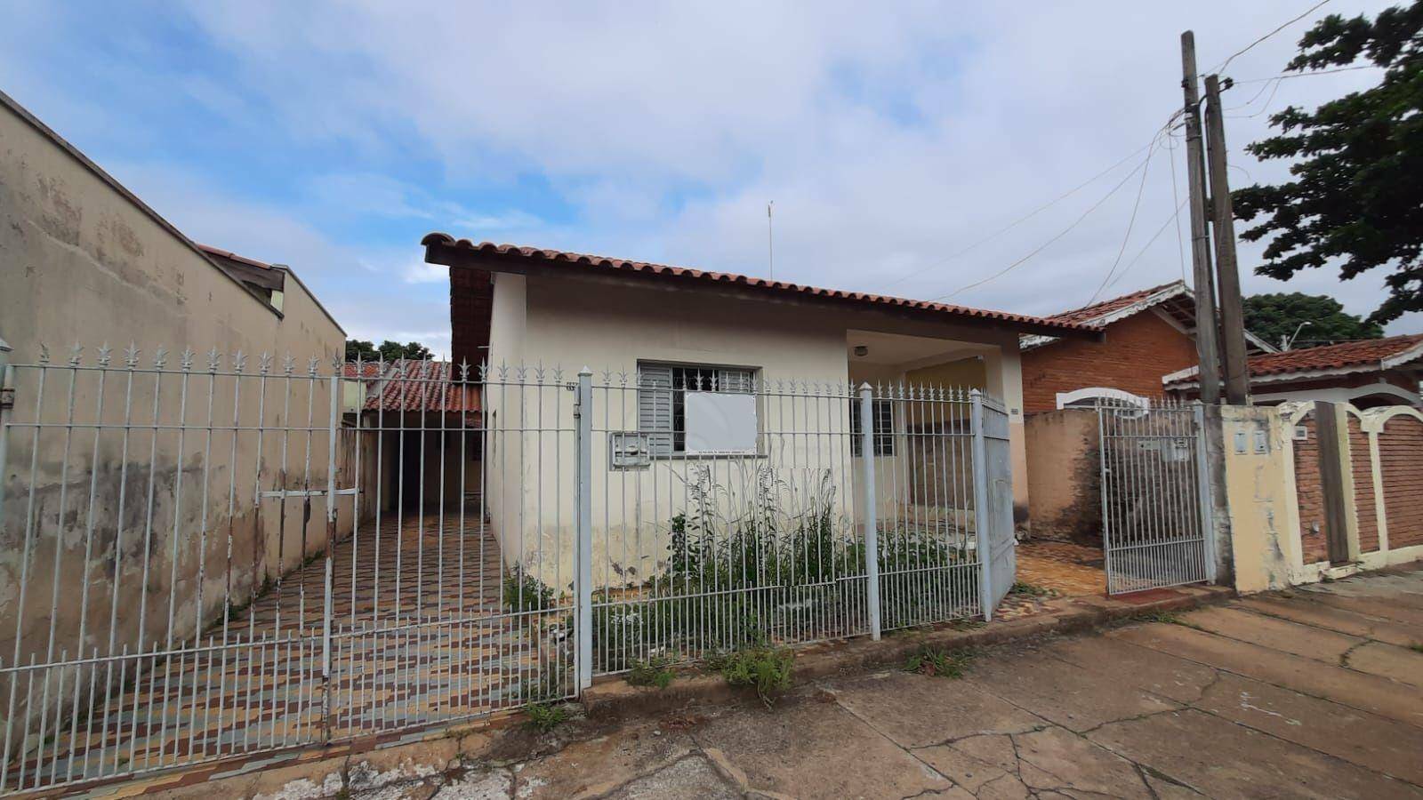 Casa à venda com 2 quartos, 150m² - Foto 2