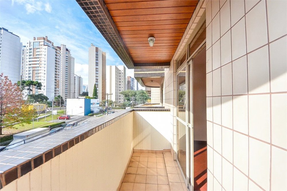 Apartamento à venda com 3 quartos, 98m² - Foto 2