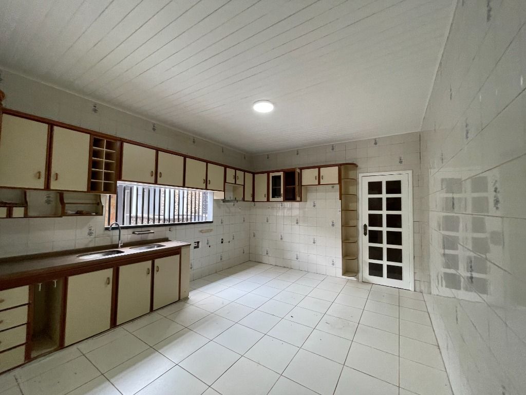 Casa à venda com 4 quartos, 400m² - Foto 27