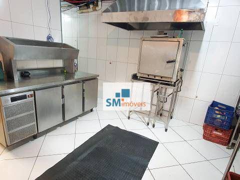 Sobrado à venda com 8 quartos, 200m² - Foto 14