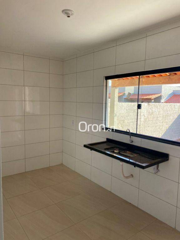 Casa à venda com 3 quartos, 90m² - Foto 2