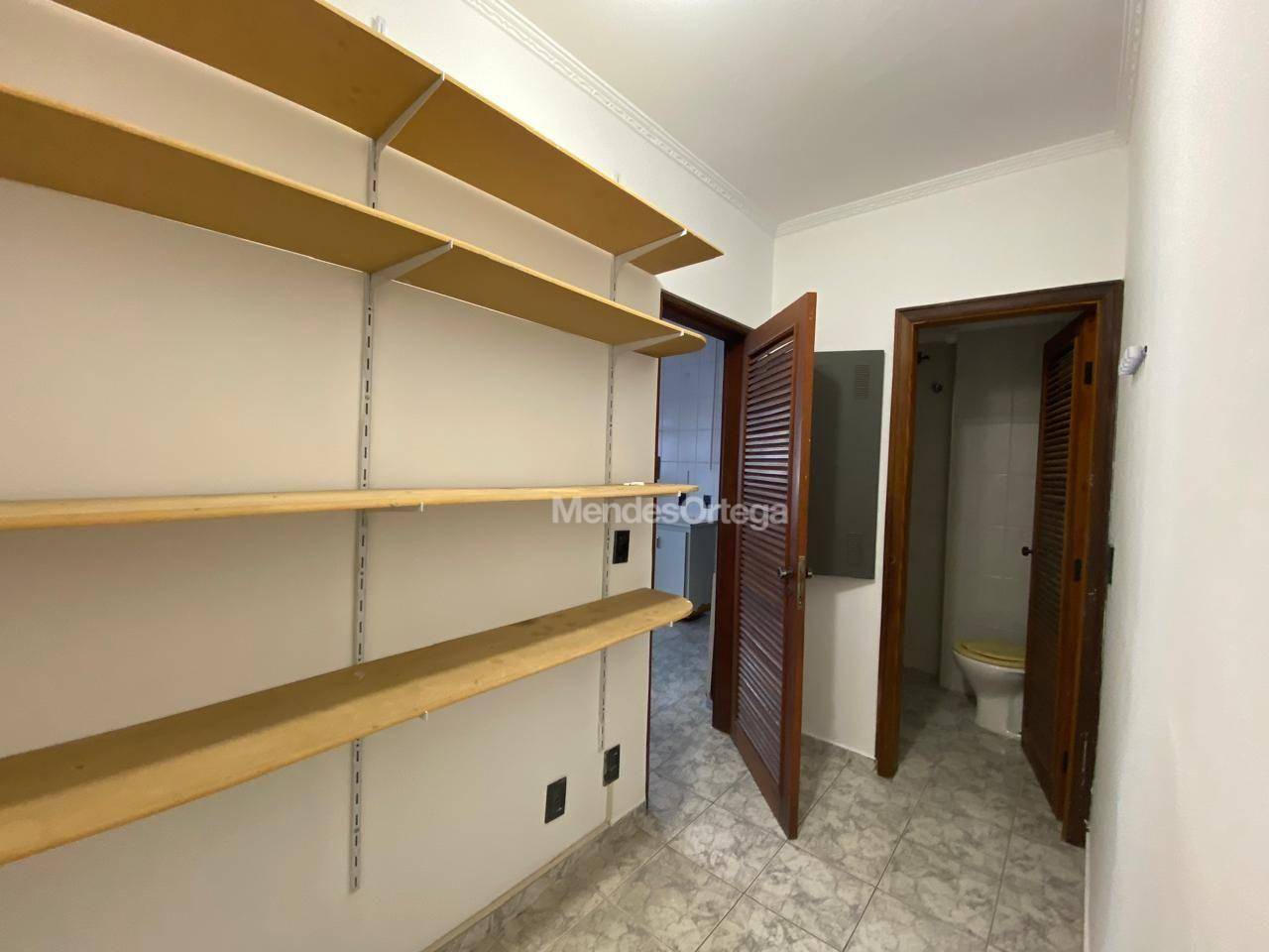 Apartamento para alugar com 3 quartos, 206m² - Foto 44