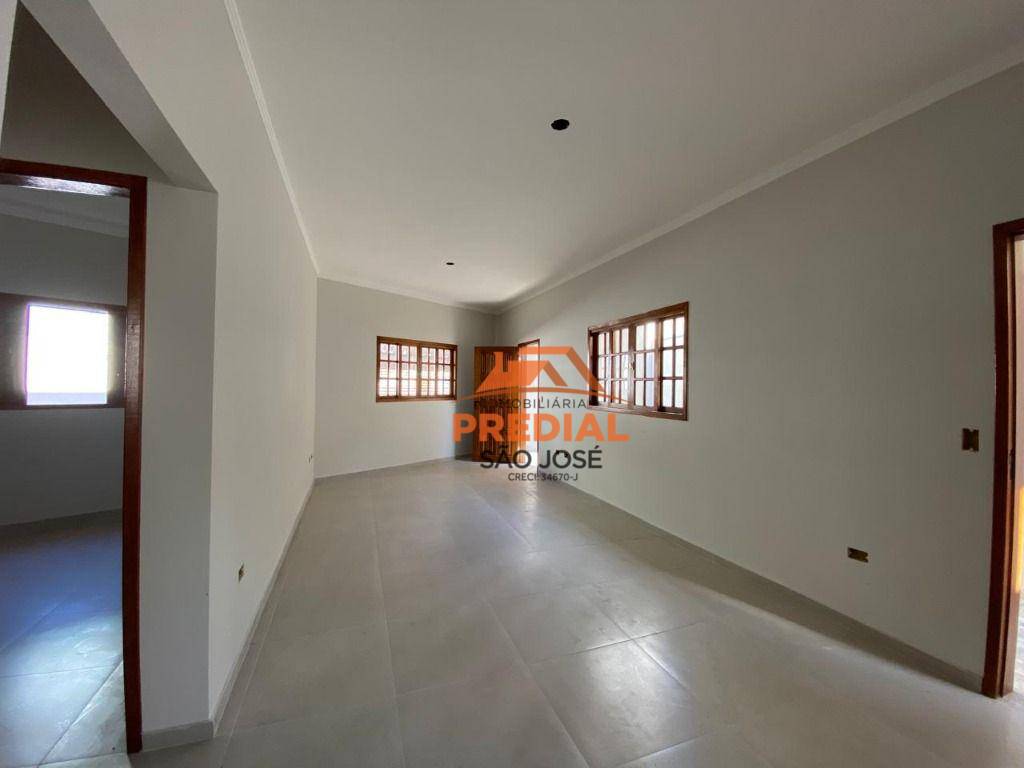 Casa à venda com 2 quartos, 78m² - Foto 4