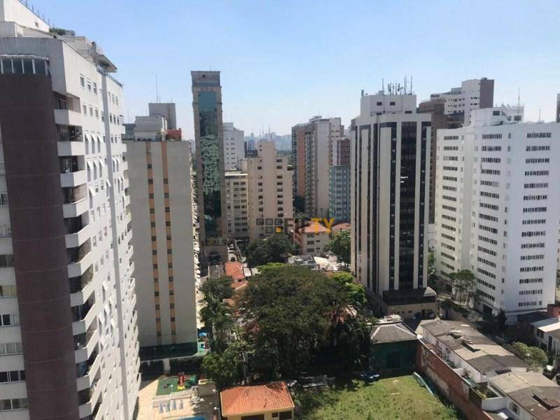 Apartamento à venda com 4 quartos, 226m² - Foto 2