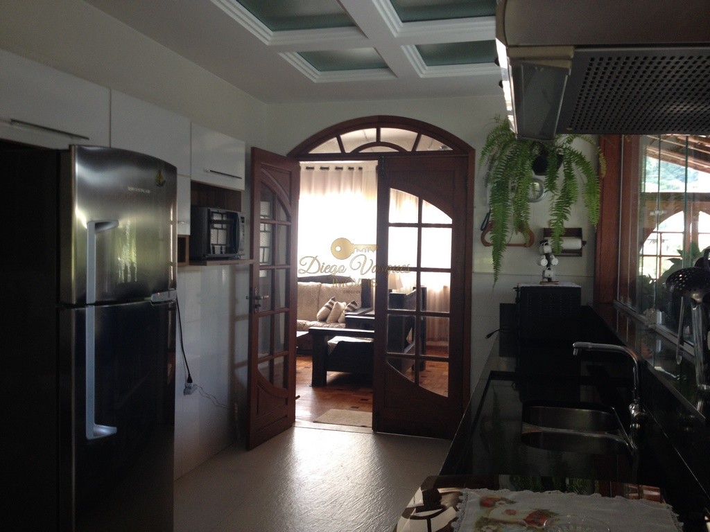 Casa à venda com 5 quartos, 271m² - Foto 20