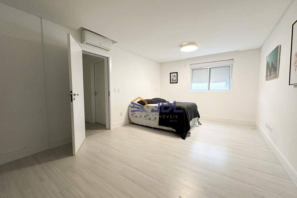 Apartamento à venda com 3 quartos, 189m² - Foto 14