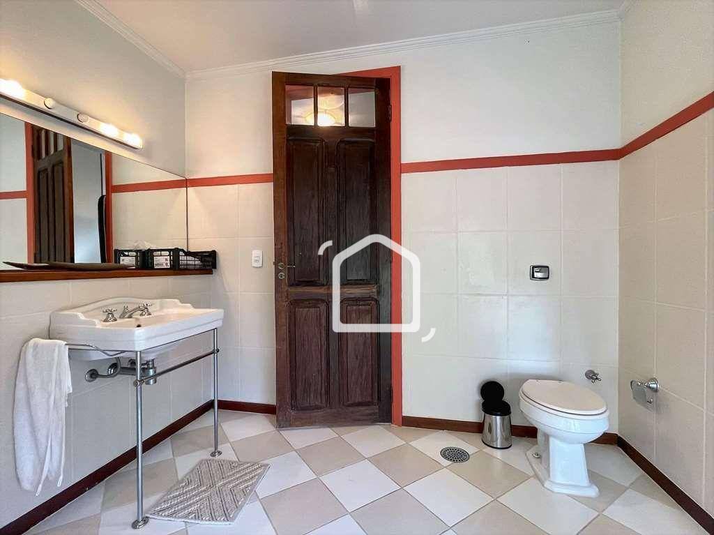 Casa de Condomínio à venda com 4 quartos, 468m² - Foto 35