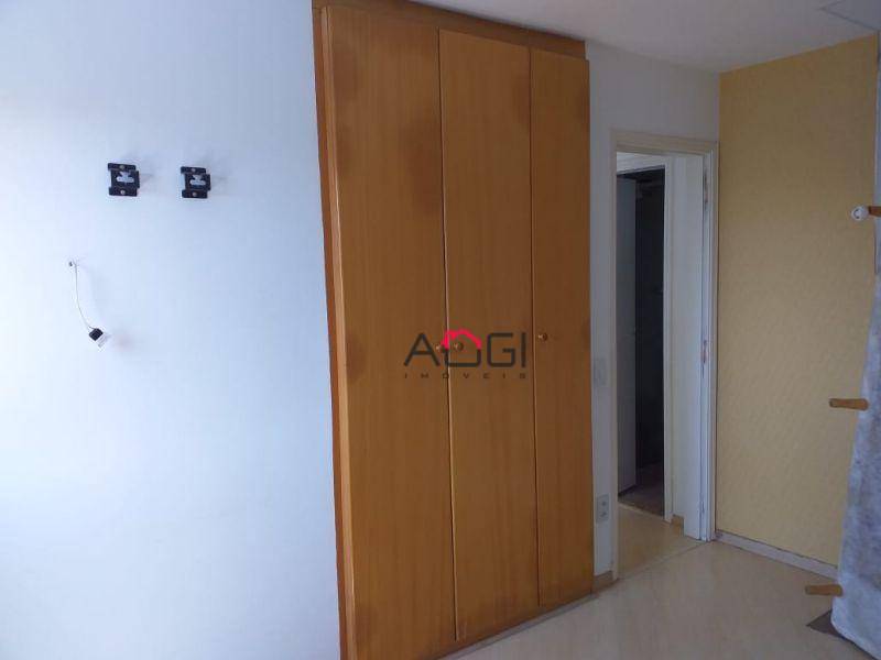 Apartamento à venda com 2 quartos, 64m² - Foto 9