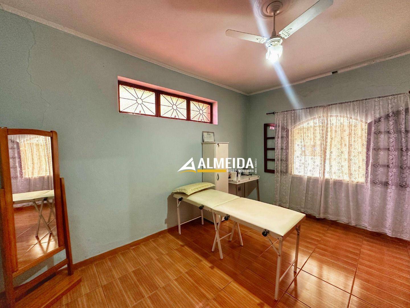 Casa, 6 quartos, 186 m² - Foto 3