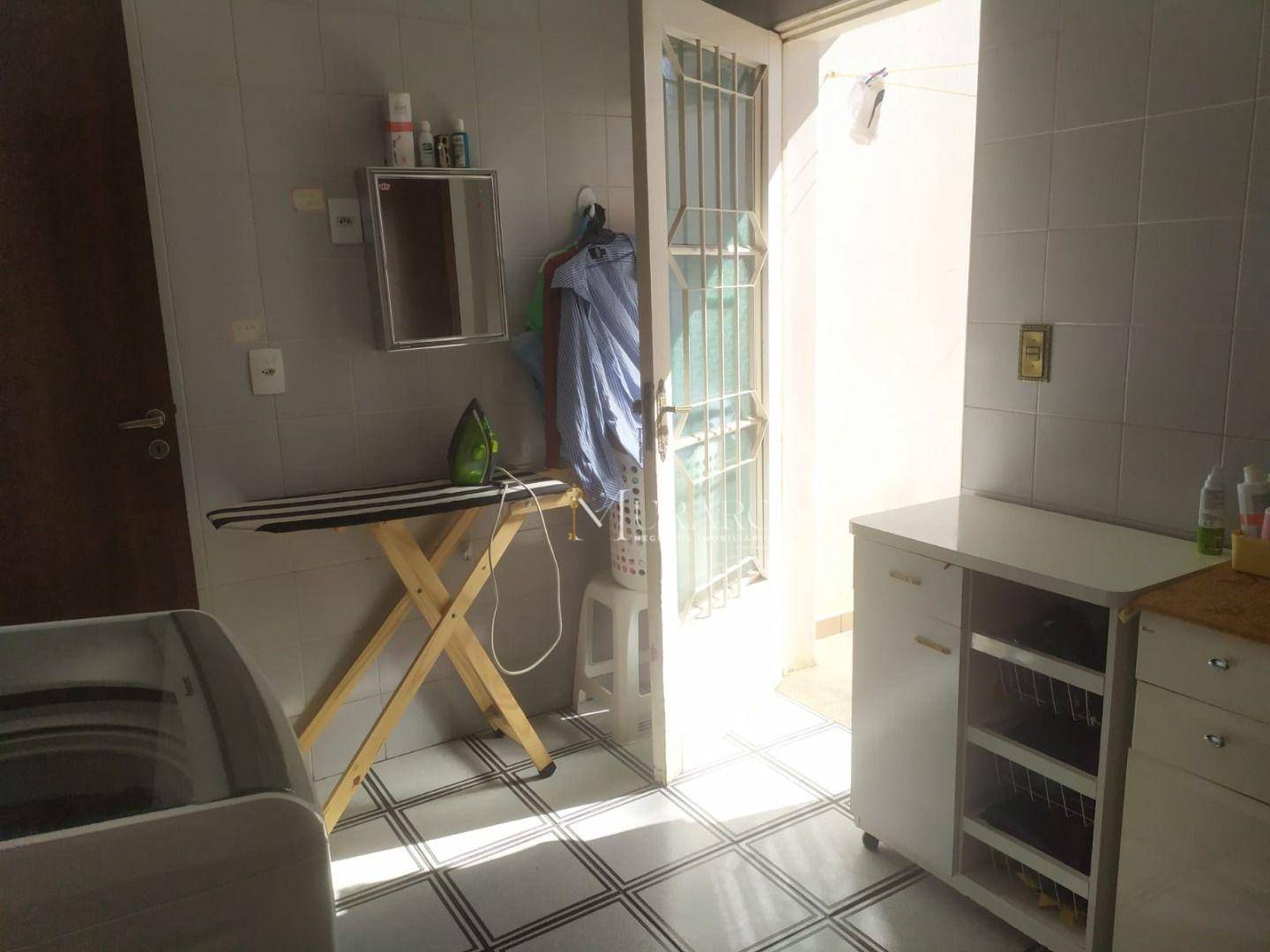 Casa à venda com 3 quartos, 290m² - Foto 25