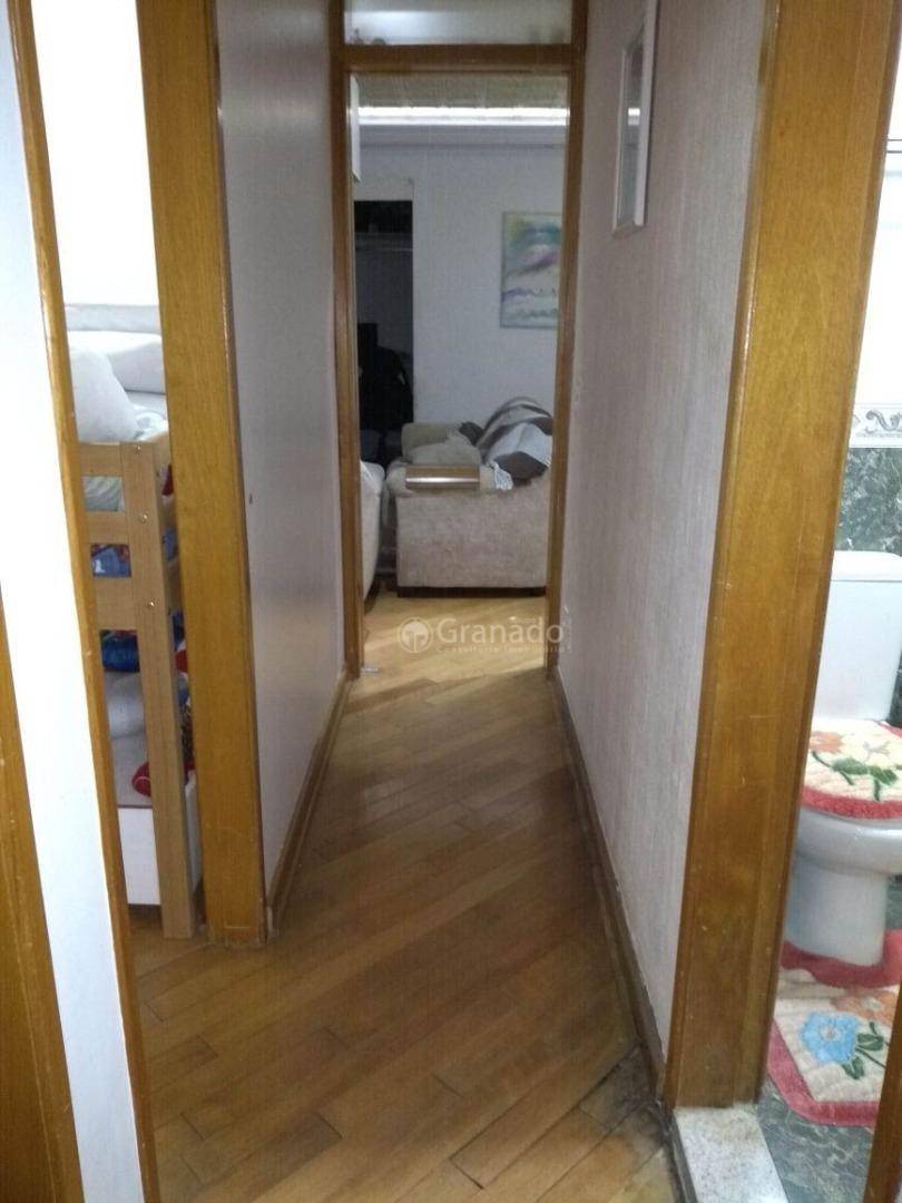 Apartamento à venda com 3 quartos, 75m² - Foto 17