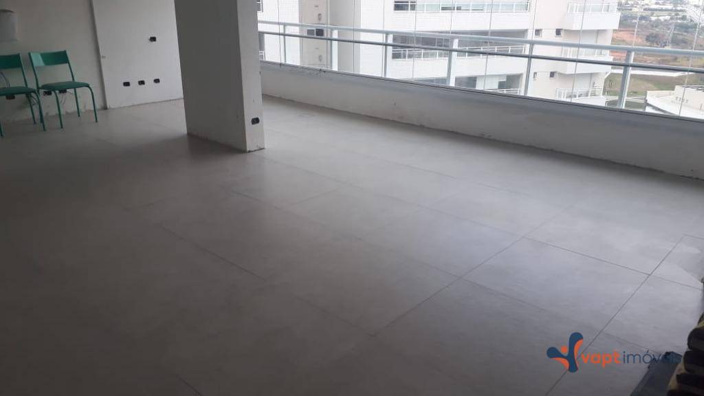 Apartamento à venda com 3 quartos, 147m² - Foto 2