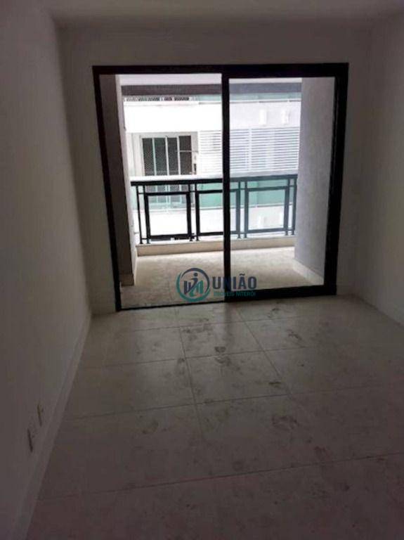 Apartamento à venda com 2 quartos, 81m² - Foto 2