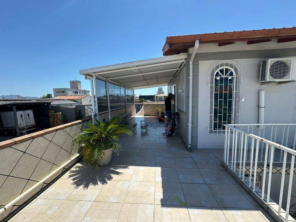 Casa à venda com 4 quartos, 180m² - Foto 40