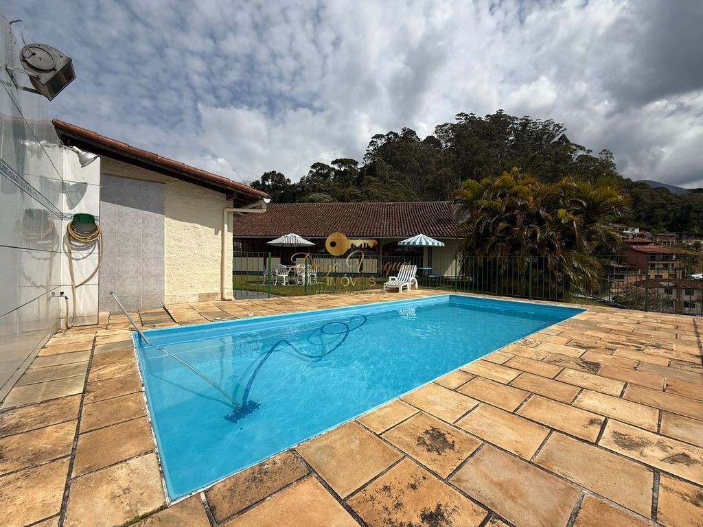 Casa à venda com 11 quartos, 1400m² - Foto 2