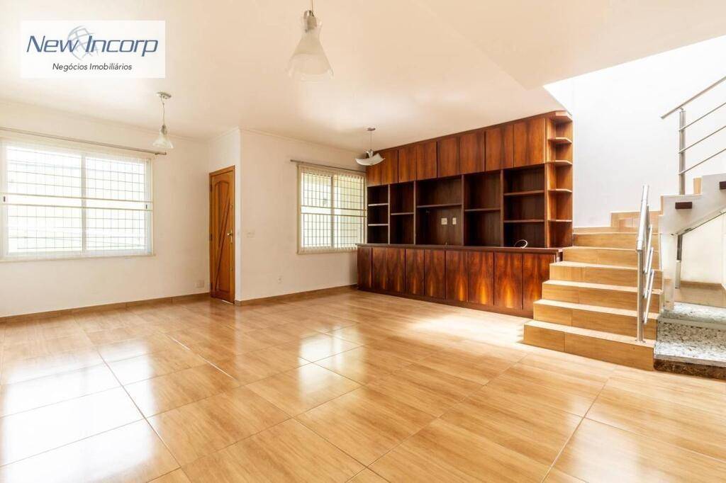 Casa à venda com 3 quartos, 188m² - Foto 1