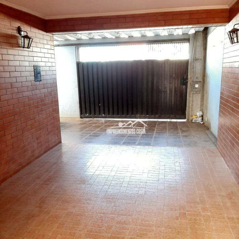 Casa à venda com 3 quartos, 264m² - Foto 3