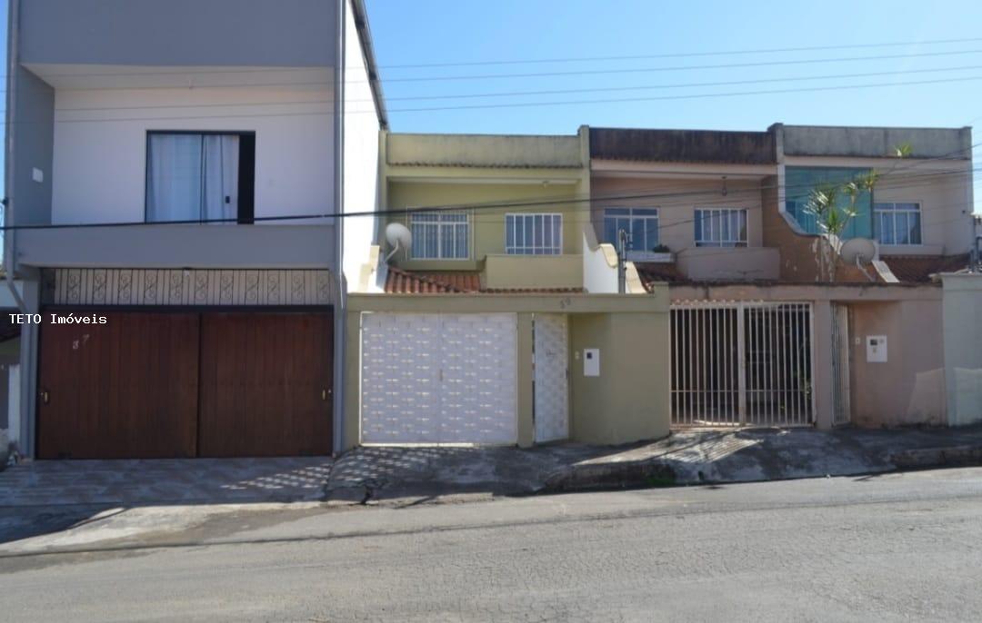 Casa à venda com 3 quartos, 100m² - Foto 1