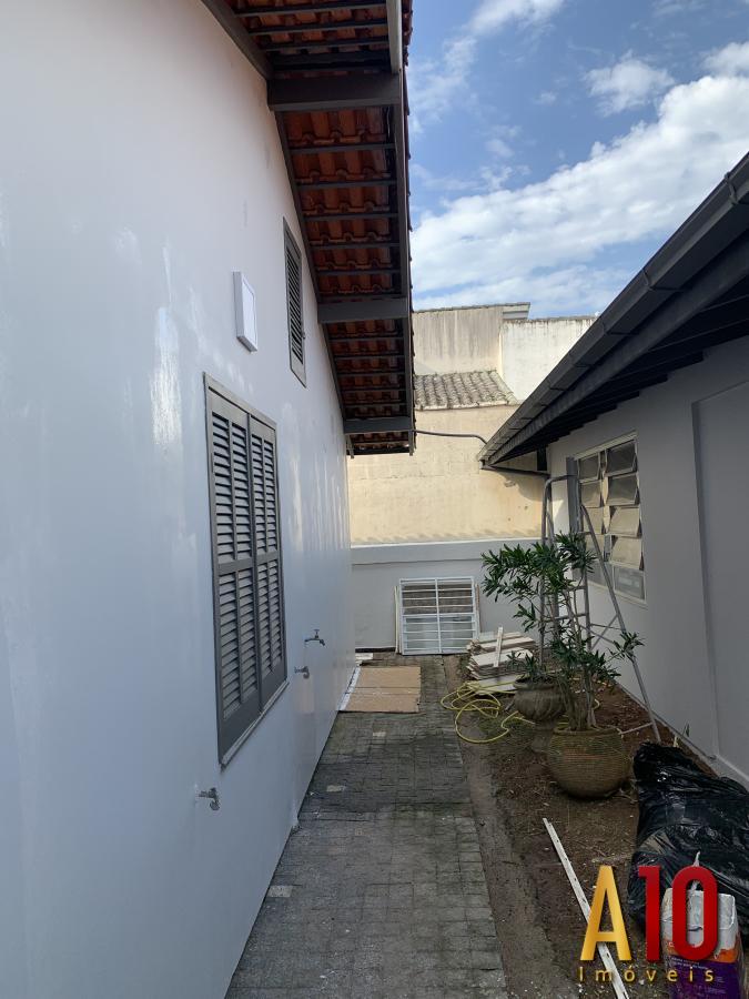 Casa à venda com 4 quartos, 242m² - Foto 19