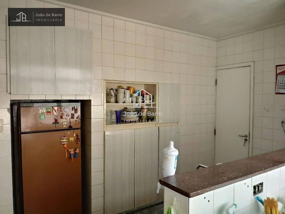 Apartamento à venda com 4 quartos, 200m² - Foto 5