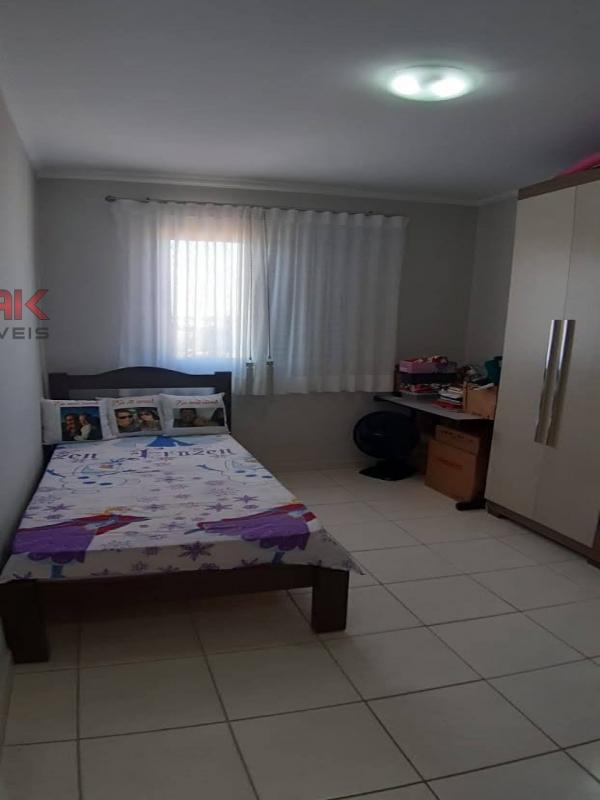 Apartamento à venda com 2 quartos, 75m² - Foto 17