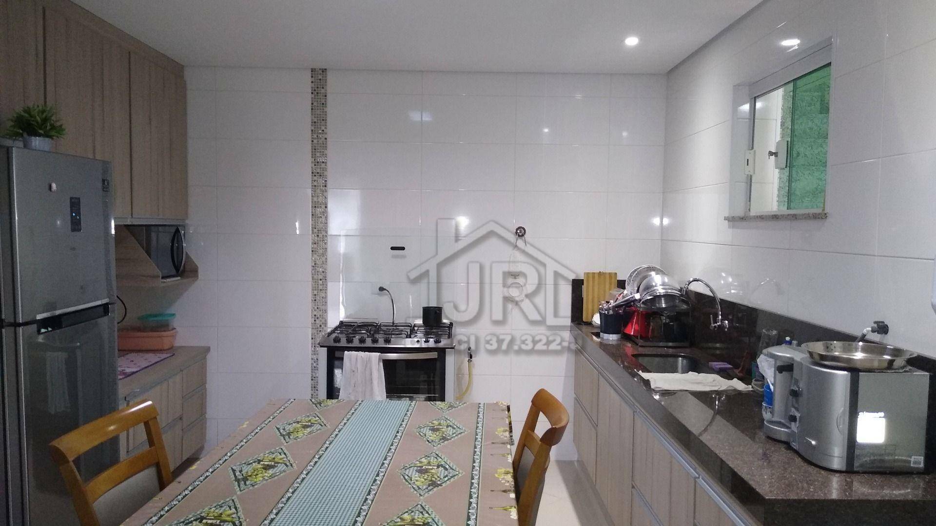 Sobrado à venda com 3 quartos, 180m² - Foto 2