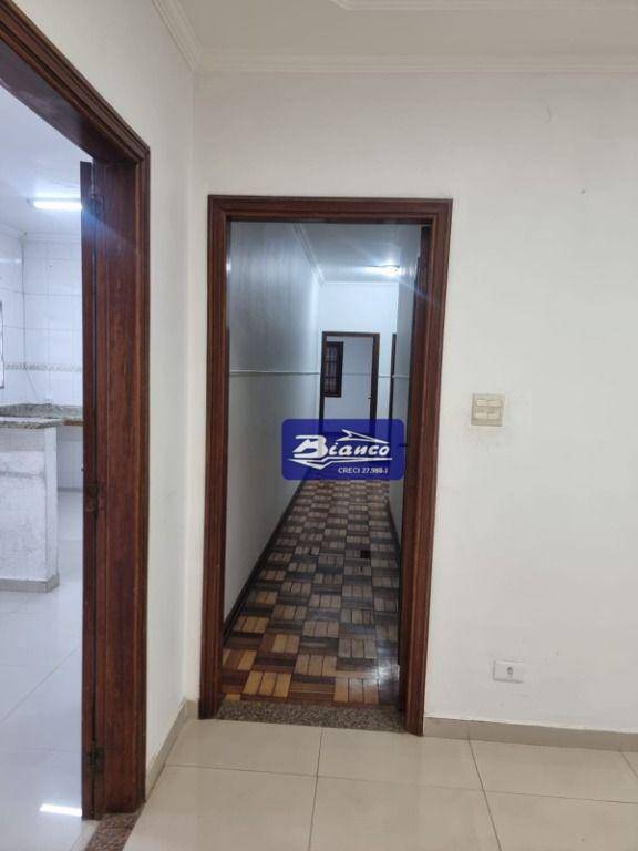 Casa à venda e aluguel com 3 quartos, 450m² - Foto 20