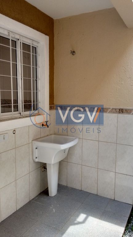 Casa à venda com 2 quartos, 70m² - Foto 6