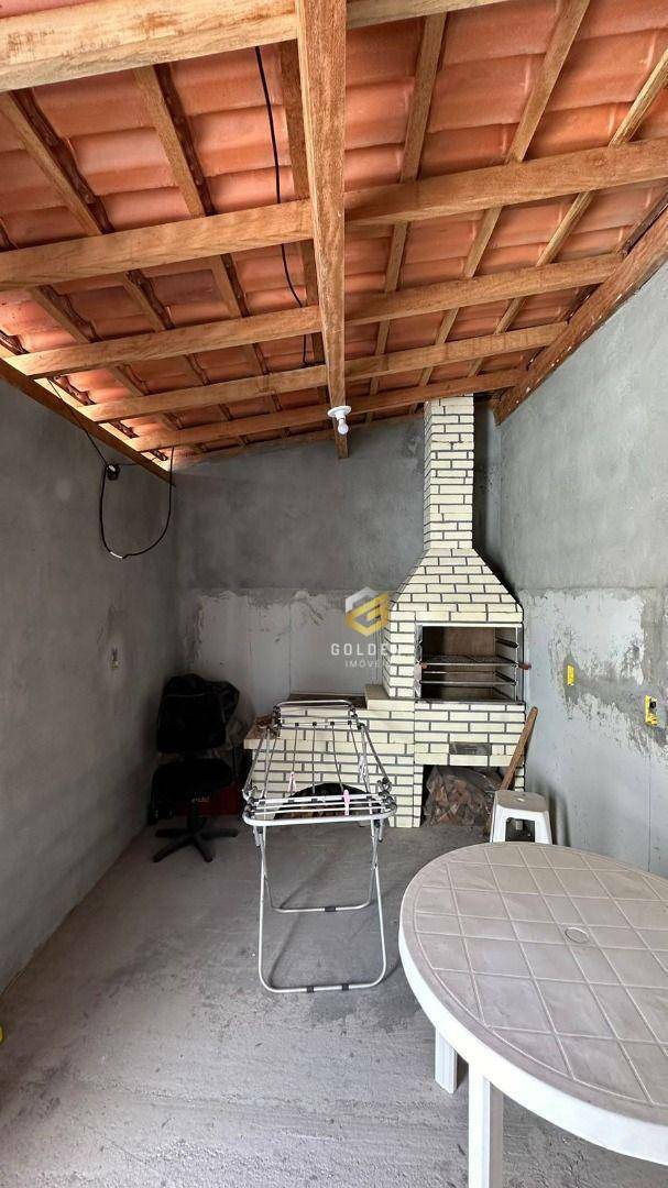 Casa à venda com 2 quartos, 58m² - Foto 4