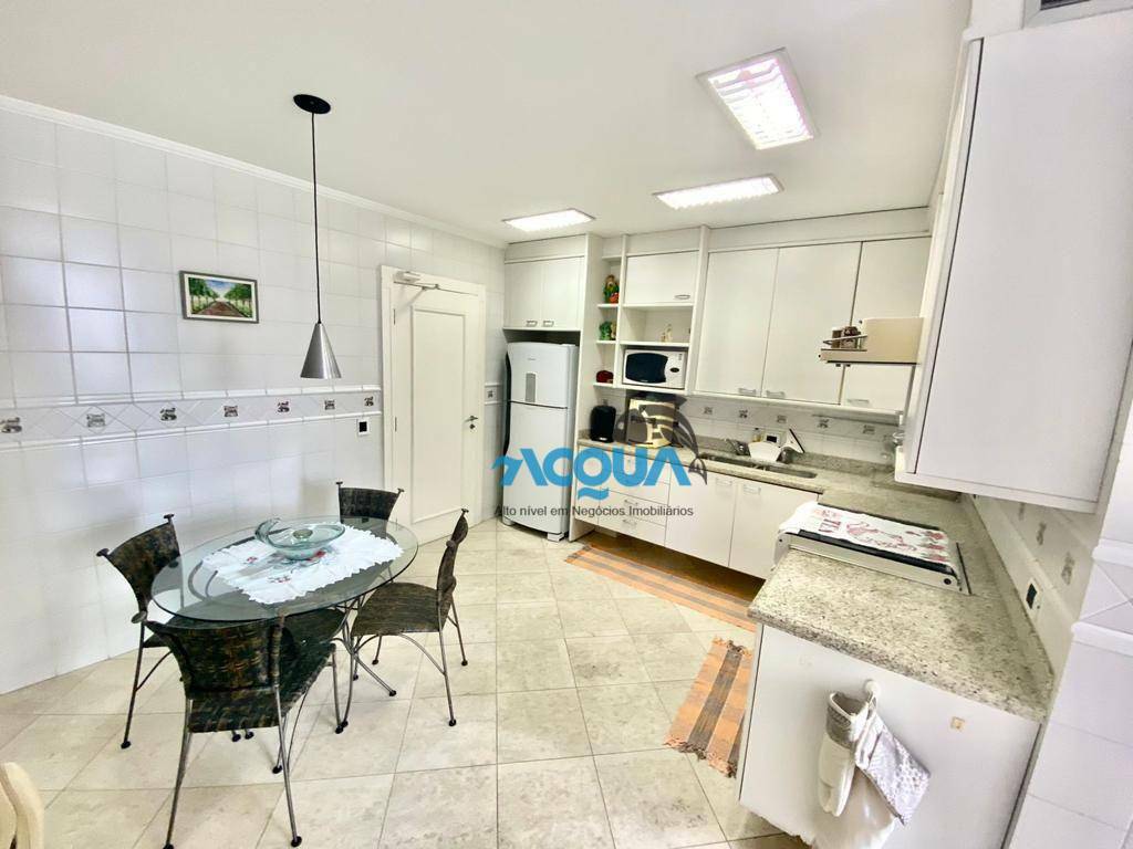 Apartamento à venda com 4 quartos, 190m² - Foto 4