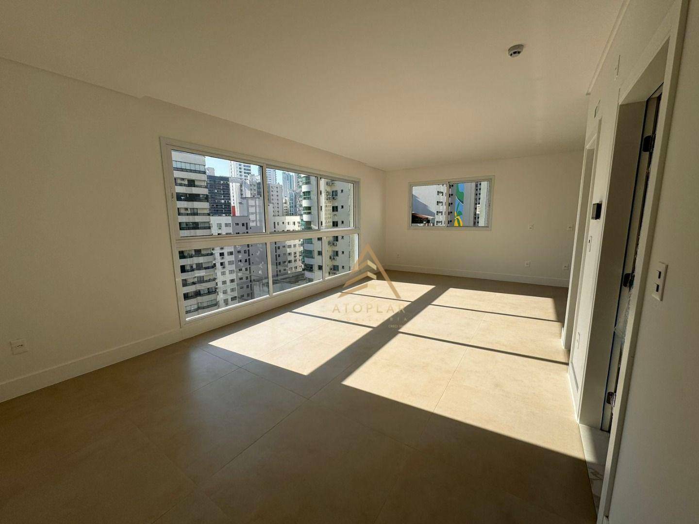 Apartamento à venda com 3 quartos, 125m² - Foto 6