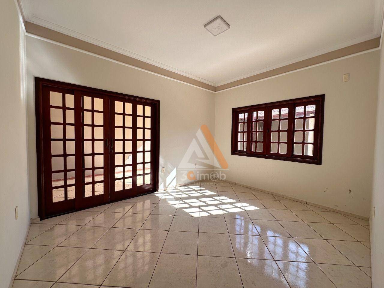 Sobrado, 3 quartos, 240 m² - Foto 2