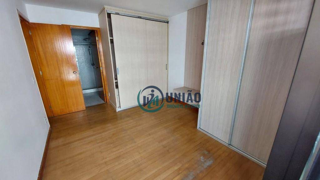 Apartamento à venda com 4 quartos, 180m² - Foto 3