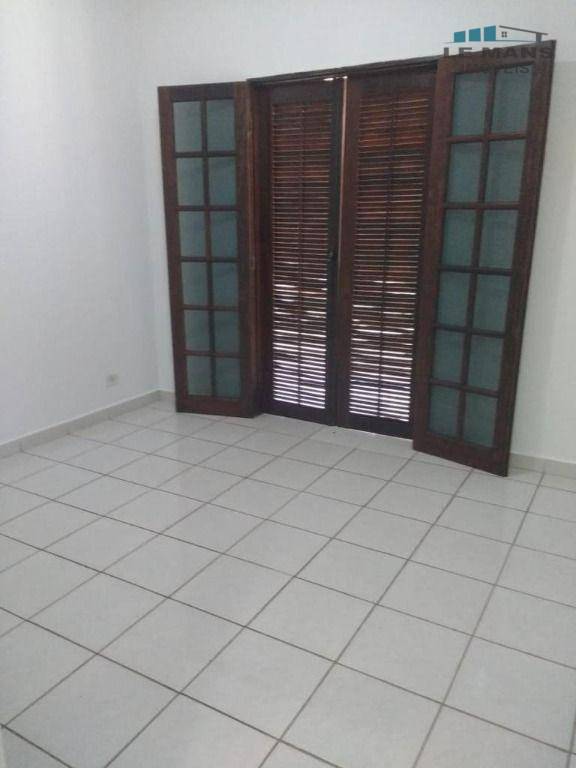 Casa à venda com 3 quartos, 176m² - Foto 4