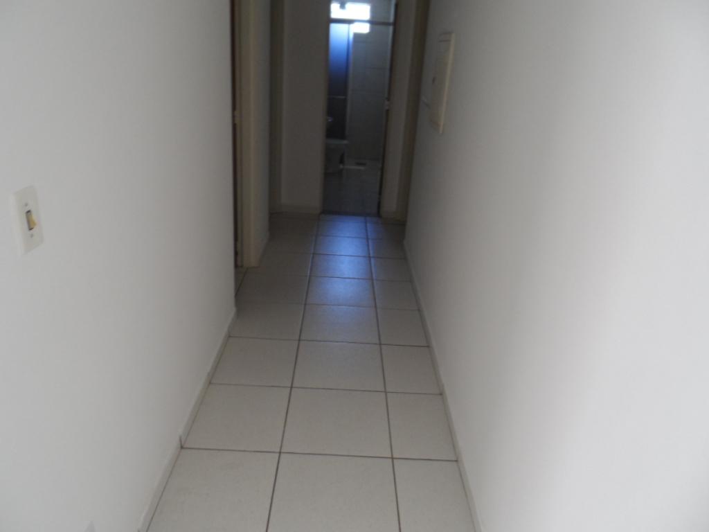 Apartamento para alugar com 3 quartos, 82m² - Foto 3