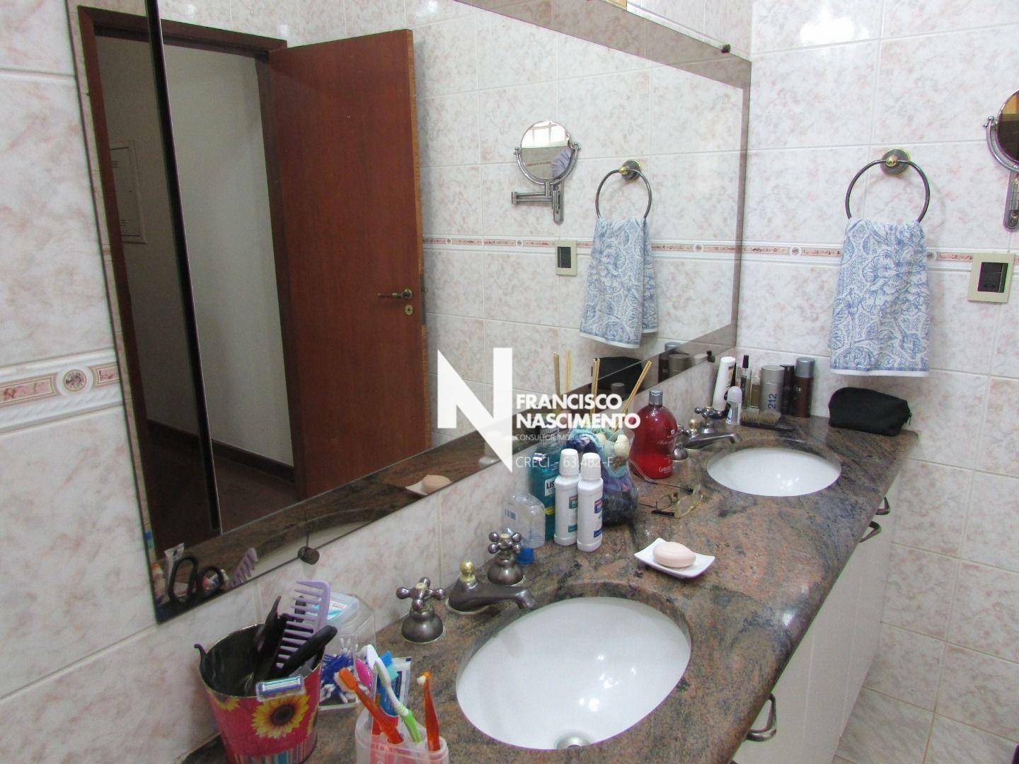 Sobrado à venda com 4 quartos, 335m² - Foto 13