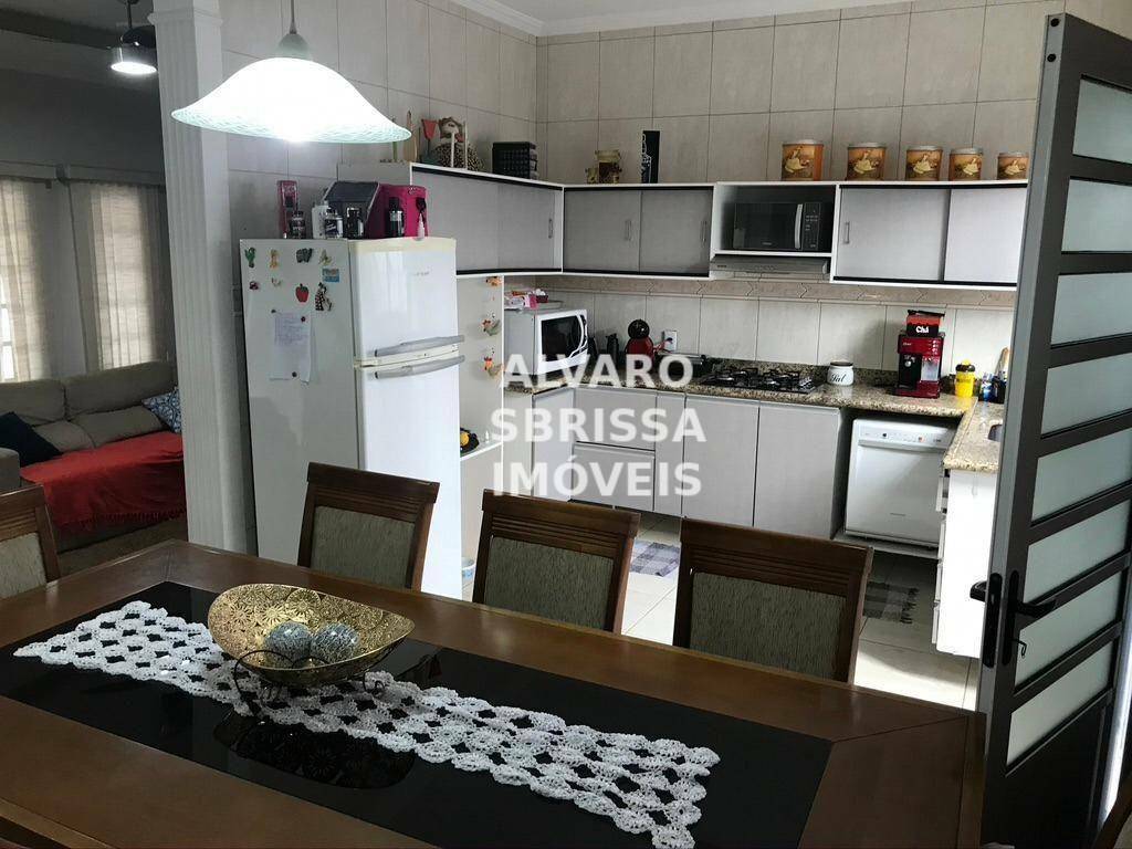 Casa à venda com 3 quartos, 131m² - Foto 8