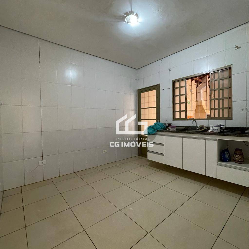 Casa à venda com 2 quartos, 64m² - Foto 3