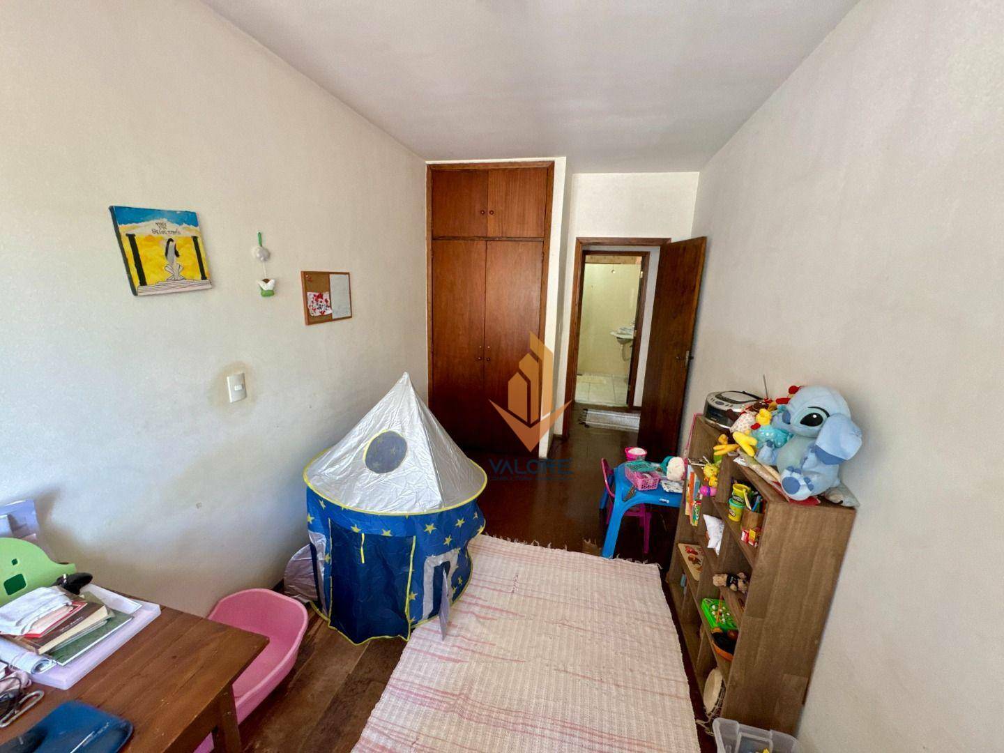 Casa à venda com 4 quartos, 315m² - Foto 18