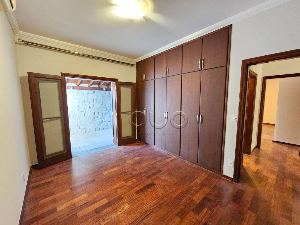 Casa de Condomínio para alugar com 3 quartos, 390m² - Foto 30