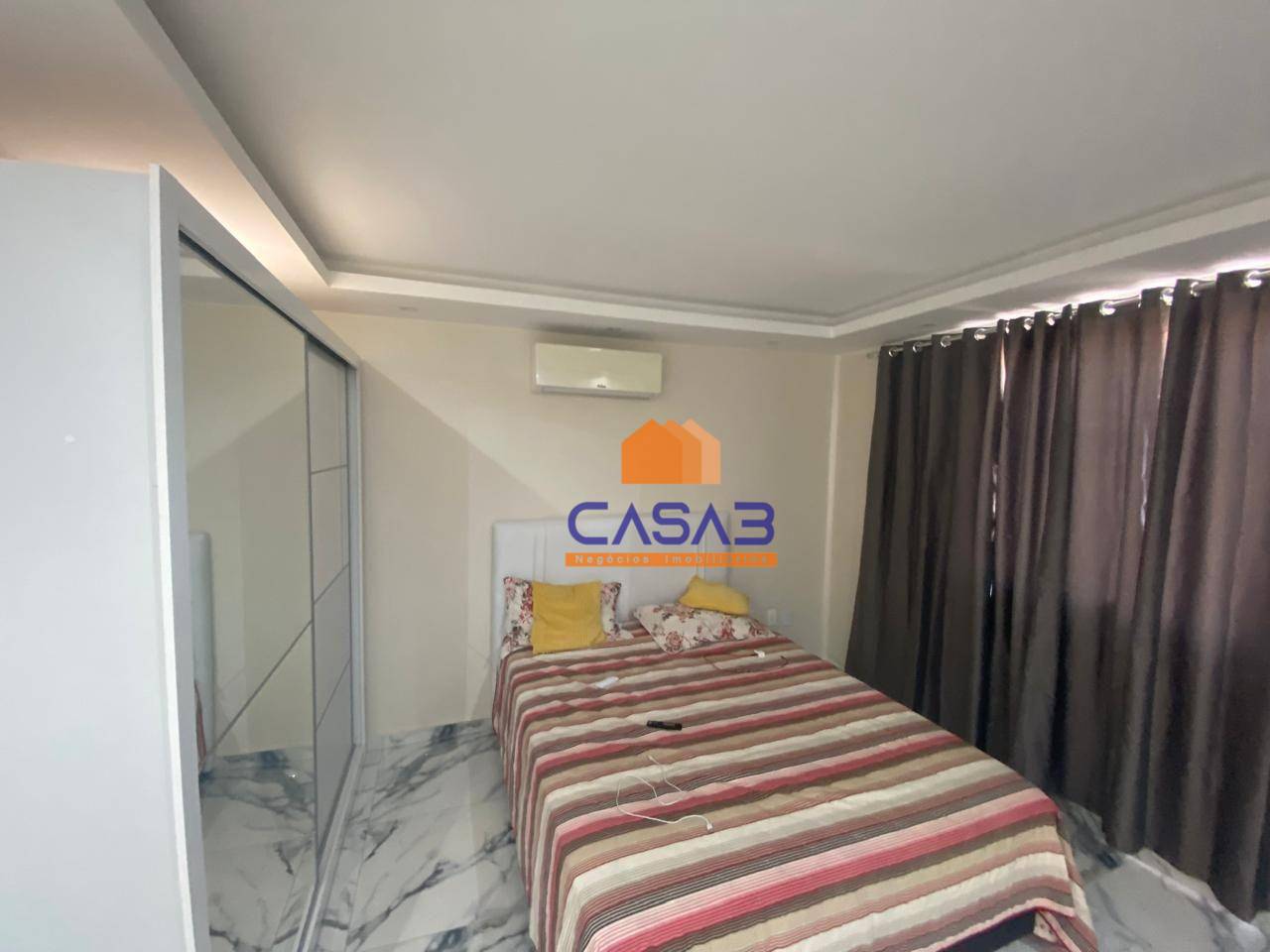 Casa à venda com 3 quartos, 200m² - Foto 14