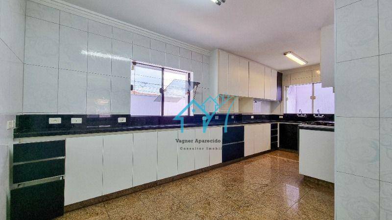 Sobrado à venda com 3 quartos, 320m² - Foto 37