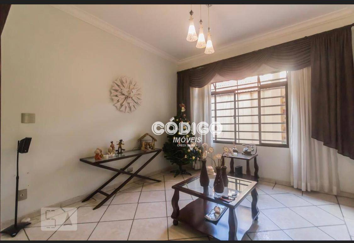 Sobrado à venda com 2 quartos, 218m² - Foto 3