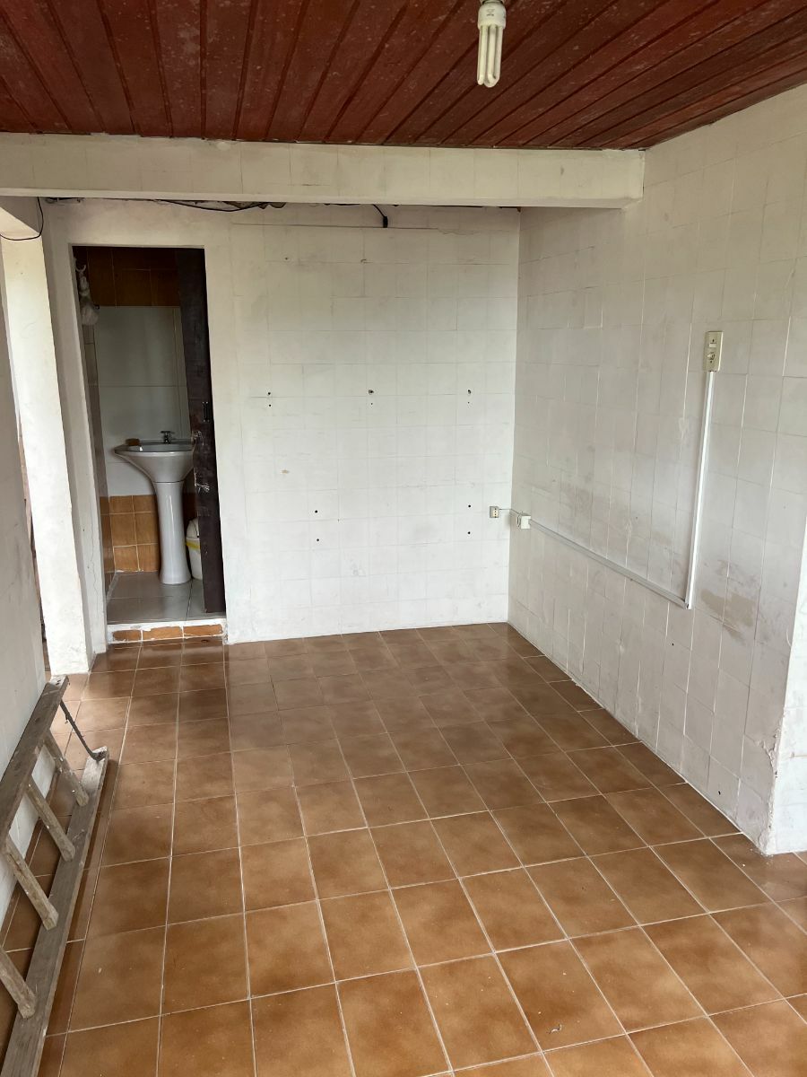 Casa à venda com 3 quartos, 90m² - Foto 13