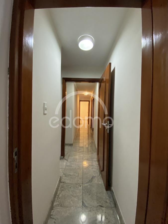 Apartamento à venda com 3 quartos, 180m² - Foto 9