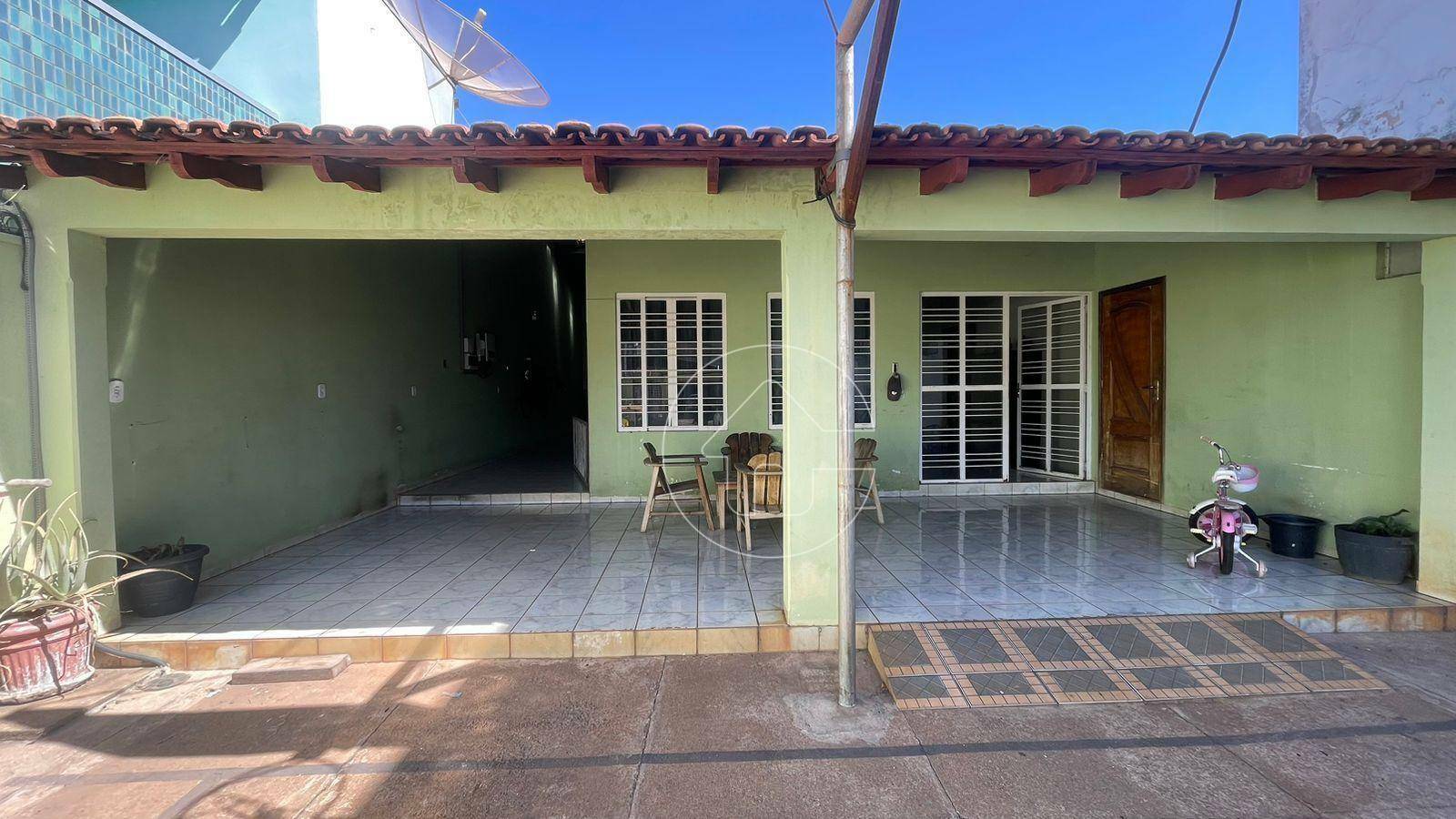 Casa para alugar com 4 quartos, 200m² - Foto 1