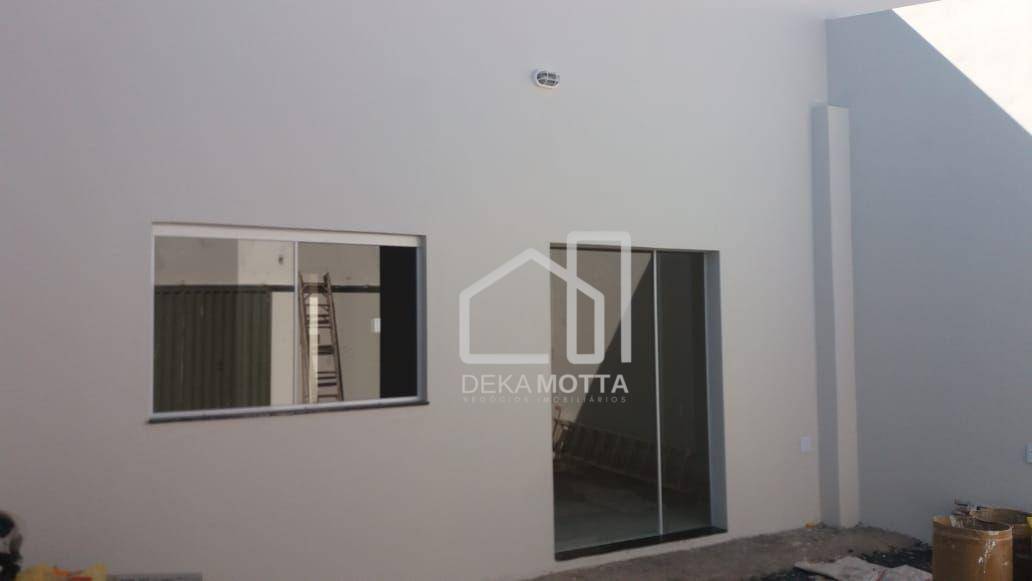 Casa à venda com 2 quartos, 58m² - Foto 1