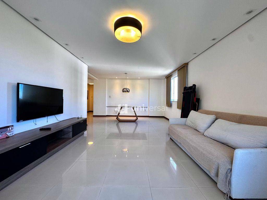 Apartamento à venda com 4 quartos, 208m² - Foto 4