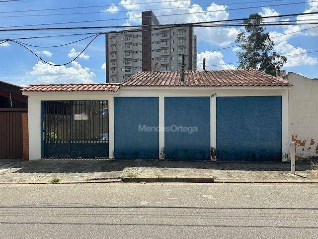 Casa à venda com 2 quartos, 140m² - Foto 2