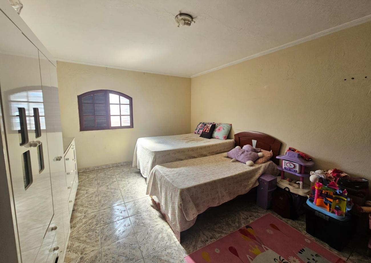 Sobrado à venda com 2 quartos, 210m² - Foto 13